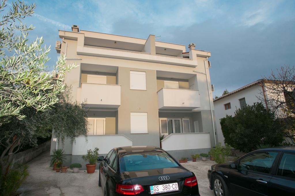 נובליה Apartments Rina מראה חיצוני תמונה