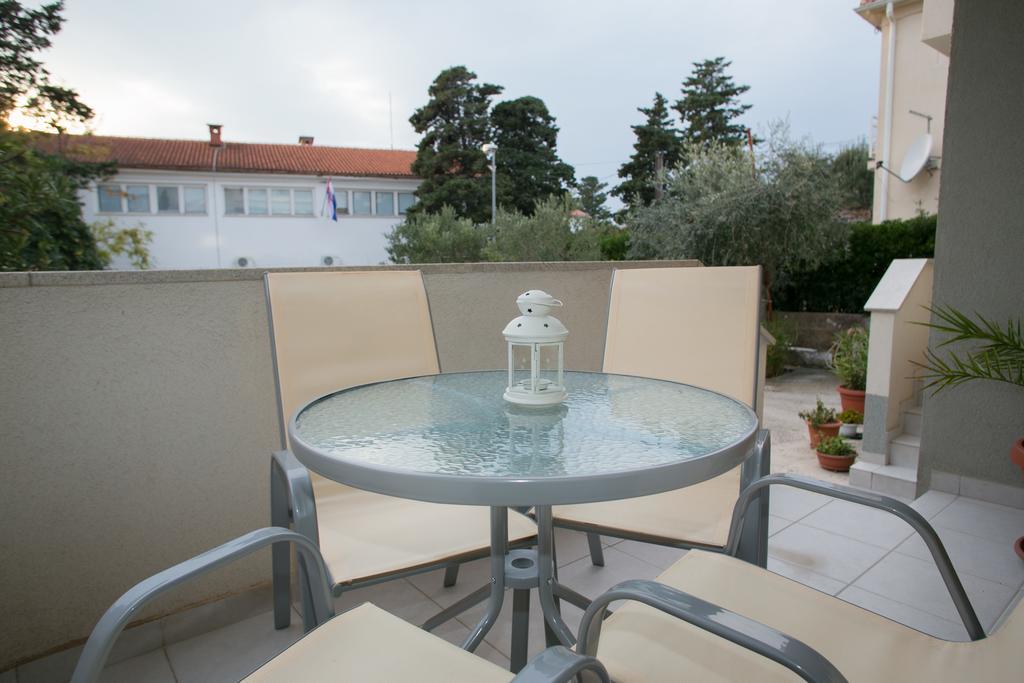 נובליה Apartments Rina מראה חיצוני תמונה